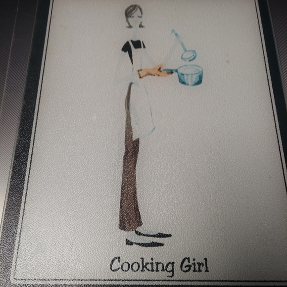 Cutting board of tempered glass 11in x 15in counter saver. Easy clean up ùq3 - Picture 2 of 2